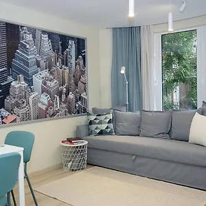 Апартаменты The Blue - 1bd With A Cozy Balcony By Flat Mаnager