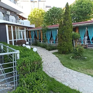 Апартаменты Danita & Diva Restaurant Bbq&pool Bar