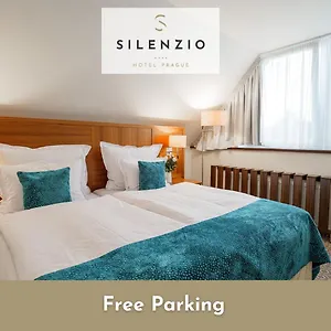 Hotel Silenzio, Praga