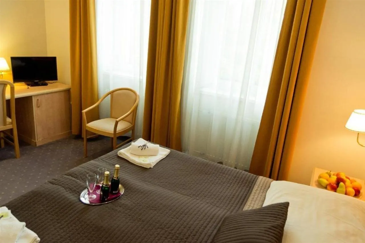 Hotel Nabucco Prague 4*,